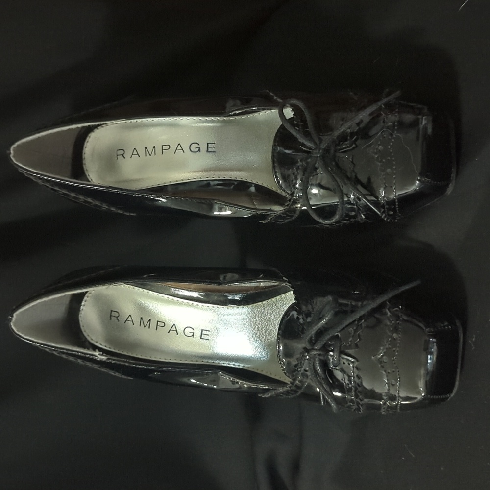 Black stiletto heels - Picture 3 of 12